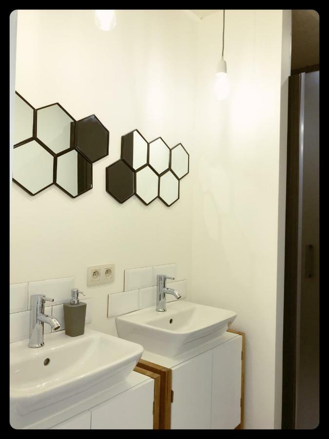 Holiday home Trendy House 5min From Shoppingstreets