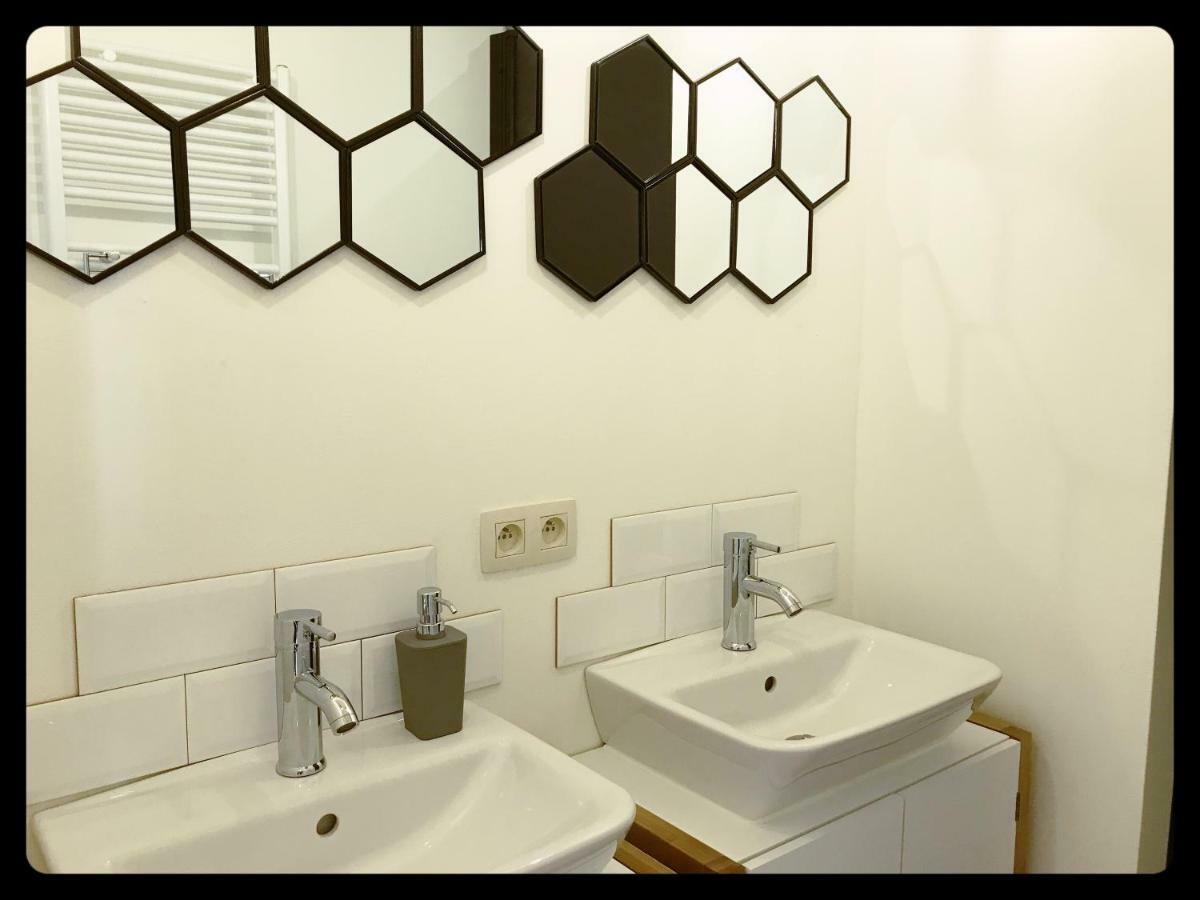 Trendy House 5min From Shoppingstreets Holiday home